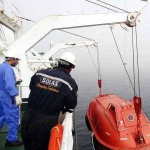 Verificare, testare si recertificare barca de salvare